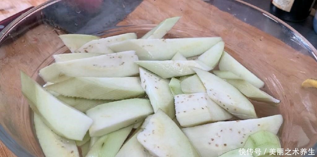 天冷后,莲藕土豆靠边站,多给家人吃这碱性食物,一周3次身体棒