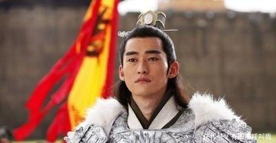 苏烈暗箭射死伍天锡,此将大怒一枪把他刺透,至此结下三代冤仇!