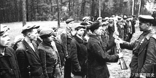 却敢|这个小国只有两百士兵,却敢在二战时对中国宣战,结果被德国秒了