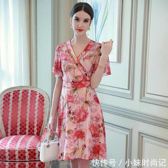 印花连衣裙|夏季必备的裙装,hold住各种场合