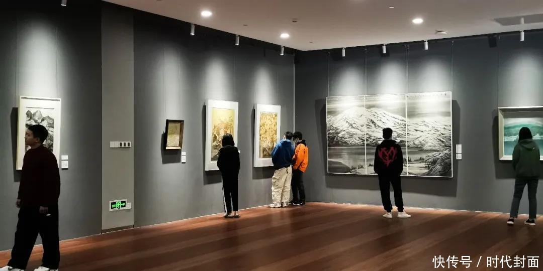  高校|两任故宫前院长都受聘高校，“网红院长” 单霁翔又有了新兼职