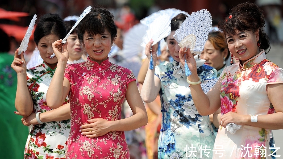 程千里！流年一去再经年，花开花谢奈何天。漫书百折扇