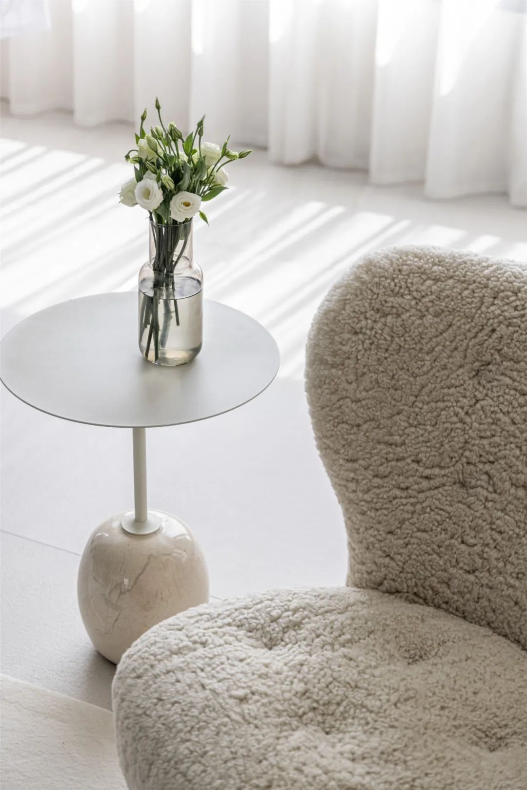 布置|210㎡简约大平层,淡雅温馨、绿植装饰,生活文艺舒适