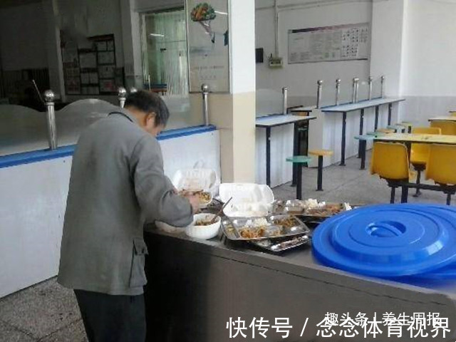 肝脏受损|55岁大爷,从肝硬化到肝功正常,医生:常吃1“酸”,一点不难