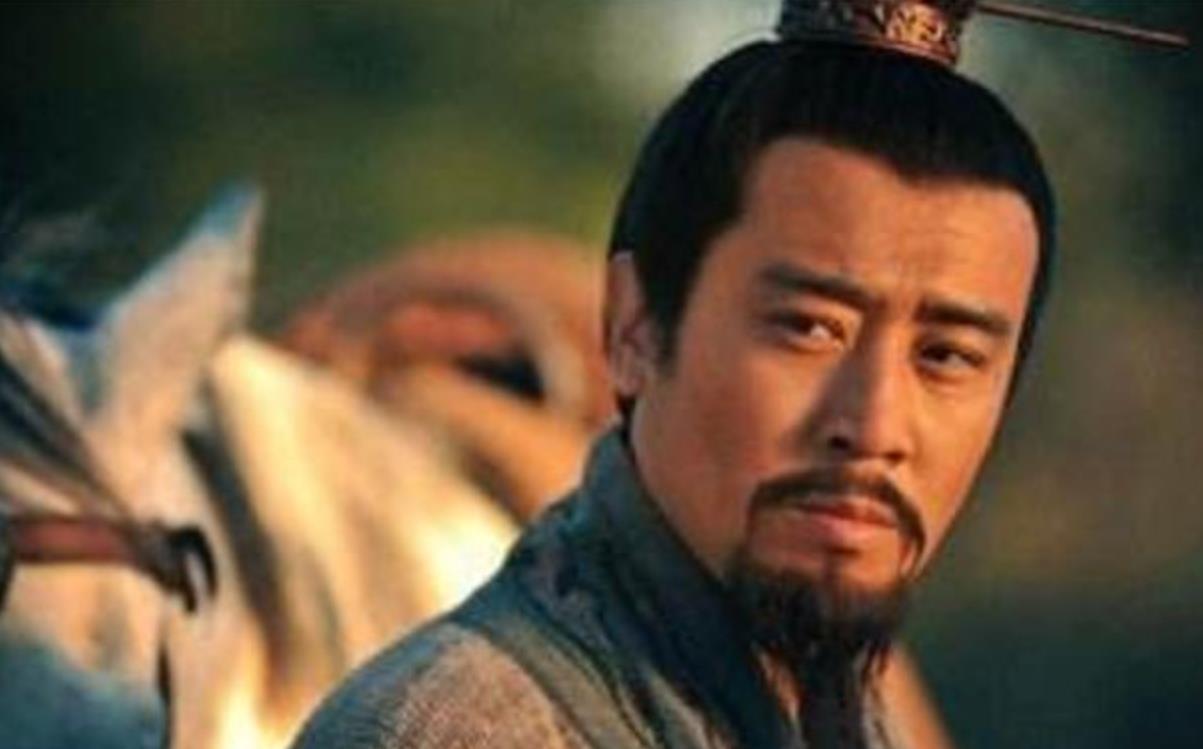 天降大任于斯人|他家中贫寒被长姐喂奶长大,8个哥姐供他读书,成名后回馈全家