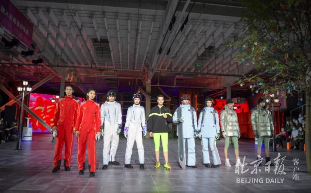 走秀|2021北京时装周开幕!消防员、环卫工、乘务员登台走秀