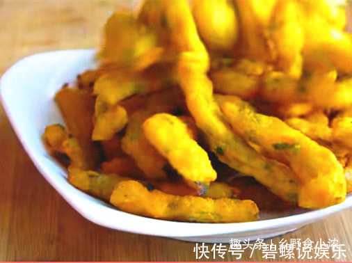 南瓜简单一做，葱香浓郁，饭店都买不到，老公一人吃一大盘