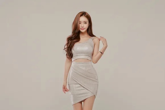 孙允珠,曼谷雨霖金丝妩媚曲线高腰裙