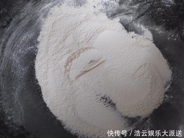 女人的''补血''早餐,每天吃一碗,比玻尿酸还好用,40岁照样少女脸