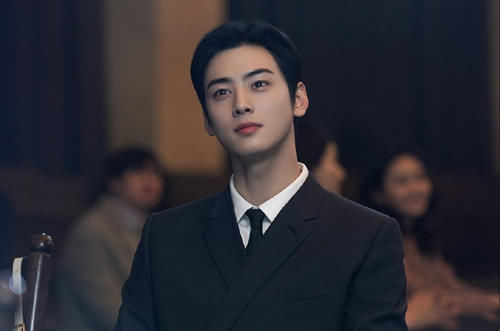 韩剧《女神降临》收官，校草李修浩和本体车银优区别有些大