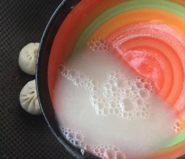 底脆皮软馅香的三鲜水煎包,这么做才好吃