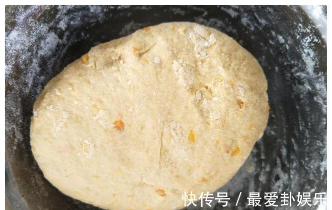 面团|多吃红薯好处多,一个红薯,一碗面粉,简单一做,比蛋糕还香