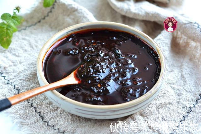 教你一款万能香辣酱,拌面卷饼炒肉丁全都用得上,每月我必熬2回