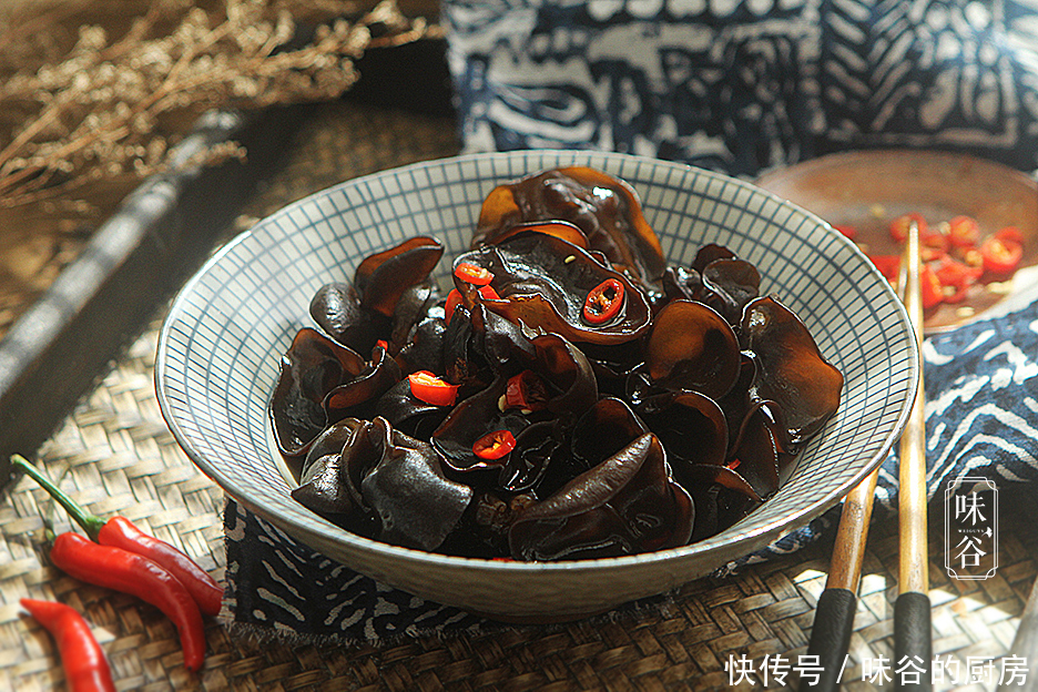 中薪|小寒至,冬已深,多吃这5种黑色食物,补足营养,防寒保暖很关键