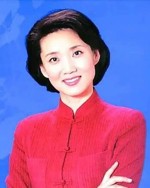 央视一姐李修平练书法可不是闹着玩,其字看着就让人很舒服