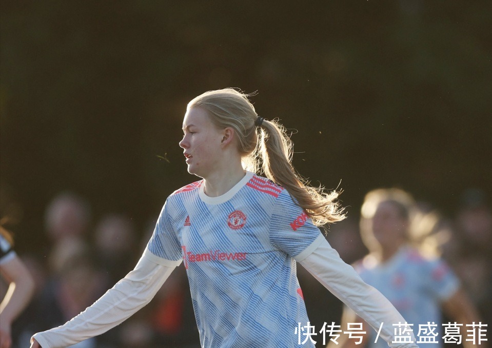 俱乐部|索帅再创曼联新纪录,女儿完成女足一线队首秀!夫妻观战眉开眼笑!