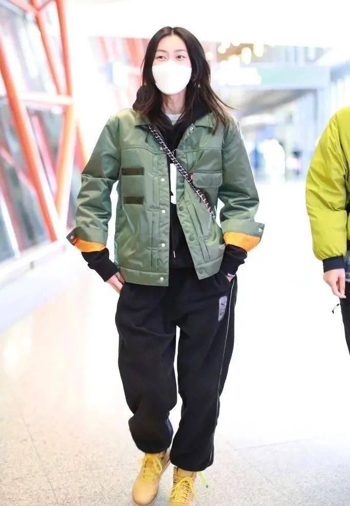 羽绒服|冬天学刘雯这么穿,保暖又时尚!