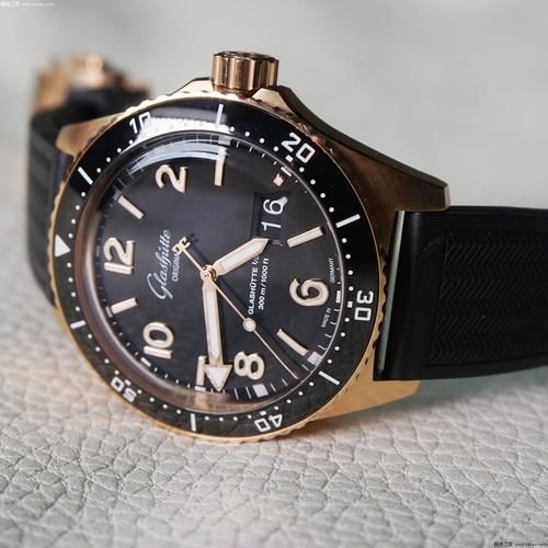 公价20万，德国豪华潜水表“最强”战斗力