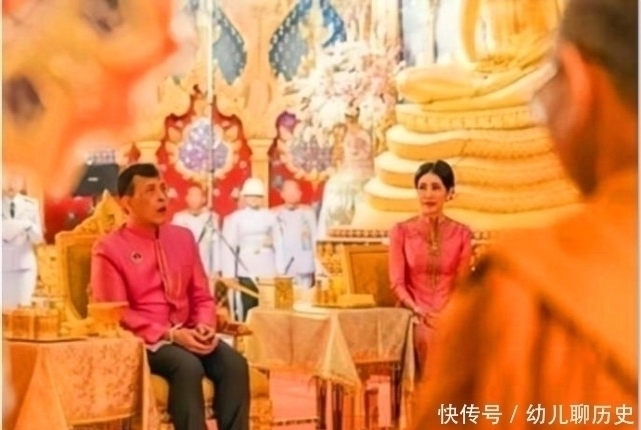 伴侣@诗妮娜贵妃的身份变了,和王后地位一样,离后宫宝座仅有半步之遥