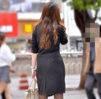街拍|轻熟气质白领丽人，职业装搭简约有韵味