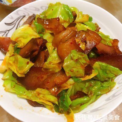 这道腊肉炒菜合集发到朋友圈，留言全说被馋哭