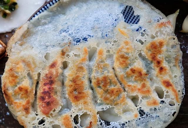 孩子|饺子这吃法太香了,孩子最近馋上吃,底脆皮嫩馅鲜香,早餐吃省事