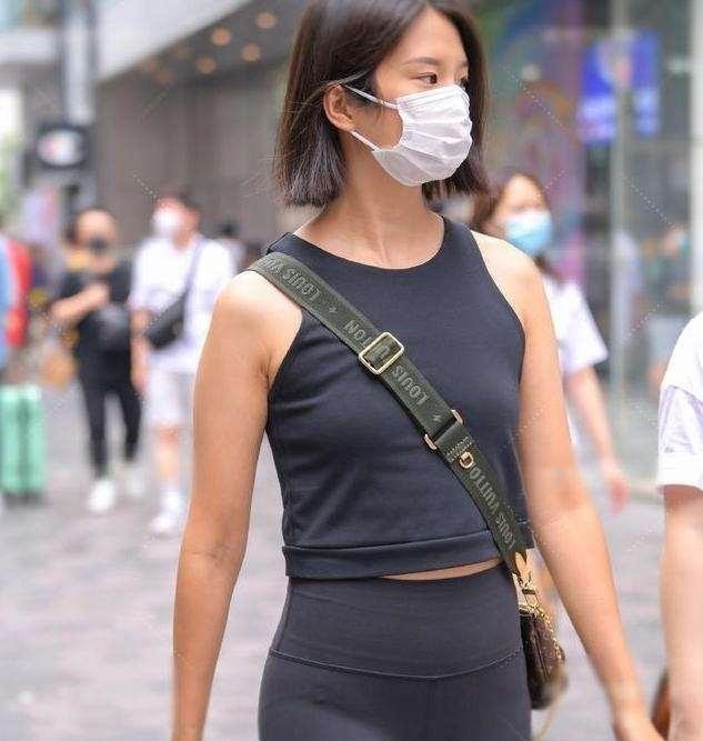 穿搭 优雅十足的瑜伽裤穿搭真的好靓丽,你负责优雅就可以,高挑显瘦!