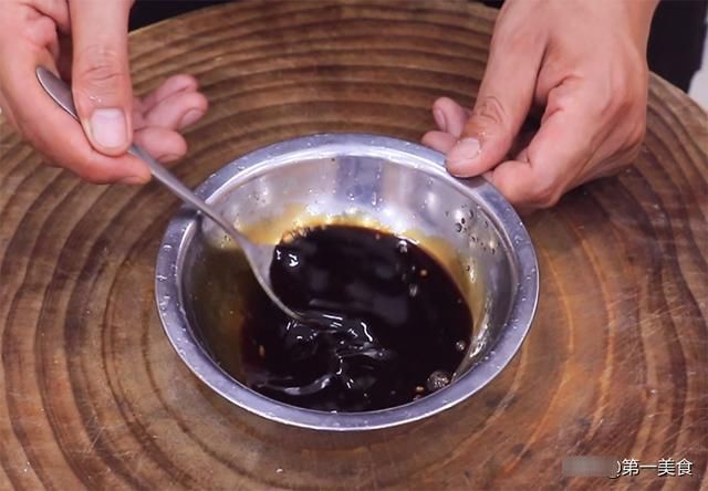 好吃|小炒肉怎么做才好吃,掌握这几个窍门,肉片焦香不油腻,香辣下饭