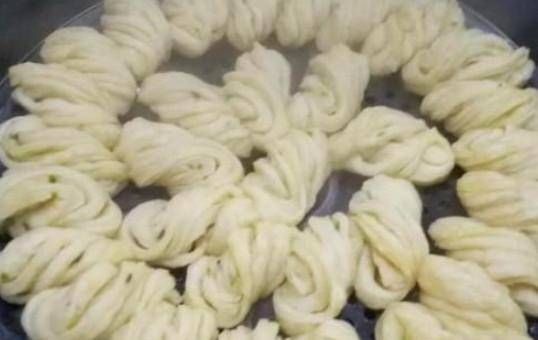 南方朋友来东北出差,不听劝阻点了六道菜,上菜之后自己傻眼了