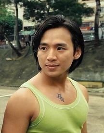 男人,被踢出古惑仔五虎,今52岁撞脸黄家驹