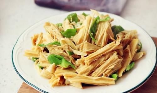 肌肤|人到中年,女性常吃三种食物,排毒燃脂,滋养肌肤,好处多多