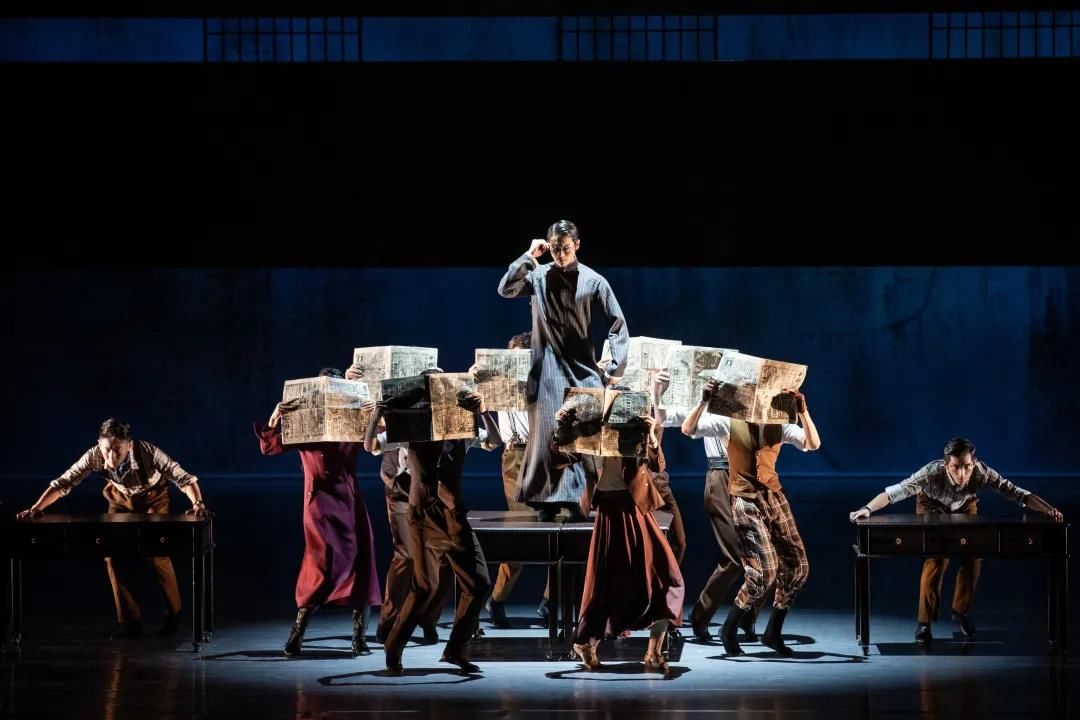 上海文广演艺集团|能不能让更多人愿为一场剧飞来上海看？《电波》《朱鹮》做了这件“敢为天下先”的事