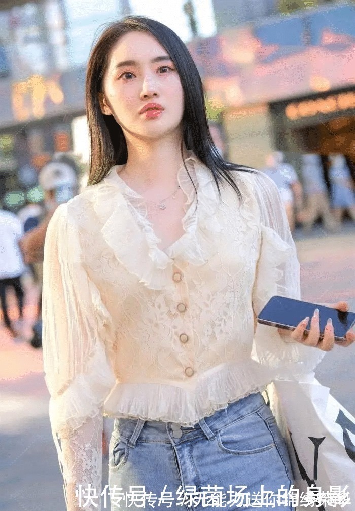 微胖 柳叶来眉上,桃花落脸红,雪纺上衣配牛仔裤演绎的公主童话