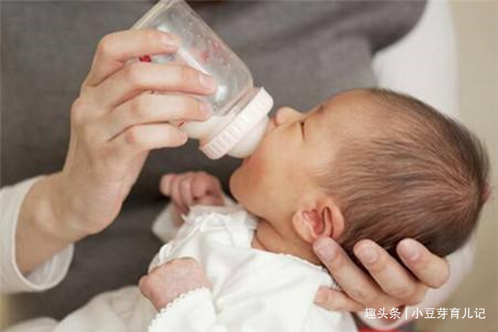 喂奶|宝宝吐奶并非无缘无故,以下四件事宝妈没做好,宝宝就很容易吐奶