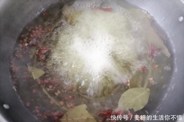 五香花生米|花生米别再油炸了,试试五香花生米,香酥可口不油腻,可当小零食!