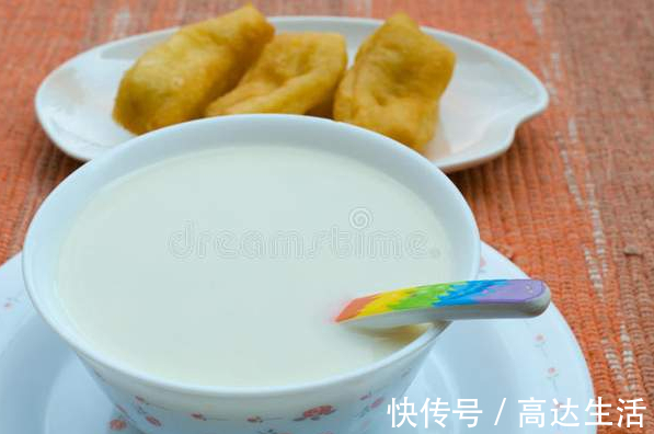 残渣|打豆浆时，泡完不要直接打，多做这一步，豆浆细腻爽滑，没有残渣