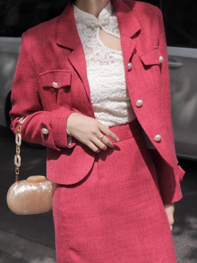 小个子|秋天一定要穿一次“小香风套装”,高级不说还显白,美进骨子里