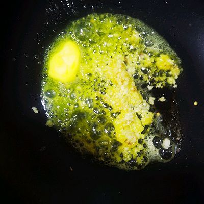 黄油|蒜香黄油烤乳鸽