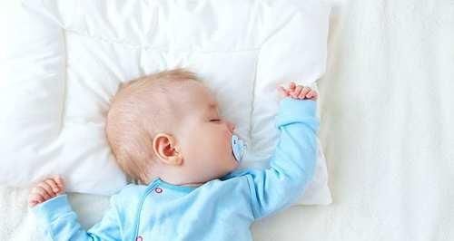 妈妈|年轻妈妈当着儿子面换衣服毫不避讳，总觉得孩子小，儿子的举动让她慌了