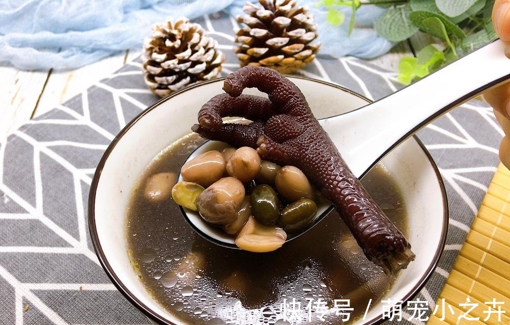 秋天 入秋后,多喝黑豆汤,口感甘醇淡淡飘香,养颜不一定要护肤品