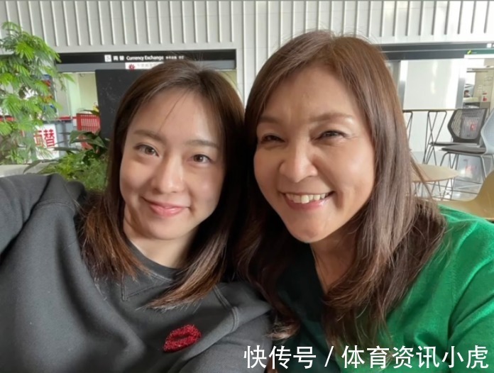 世乒赛|美国海关没收石川佳纯所带面包,日乒一姐苦笑吐槽,妈妈陪她出征