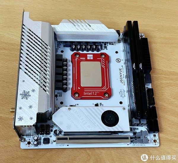 恩杰lga1700扣具安装图片