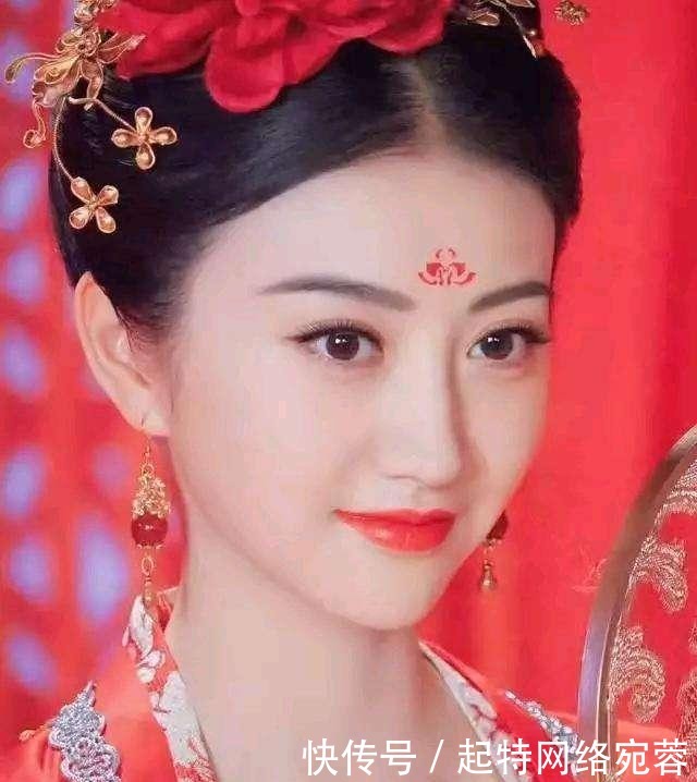 不料|她14岁当皇后怀上龙种,吃醋耍起小脾气,不料被皇上当场踢死