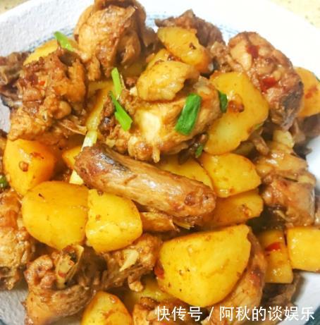 它跟土豆是绝配，鲜香美味又下饭，6分钟就出锅，天天吃不腻！