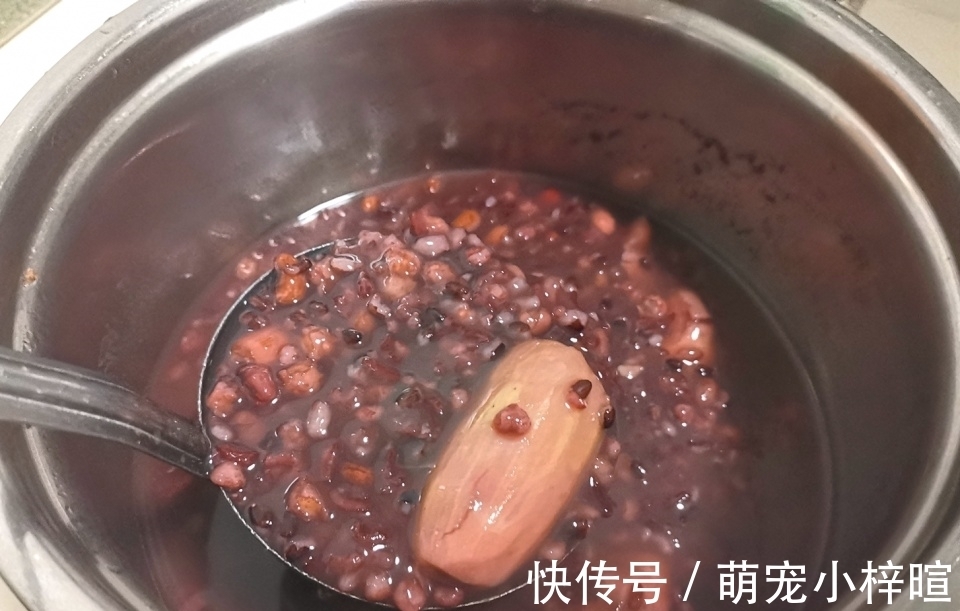 天冷,这些碱性食材放锅里煮一煮,健脾散结易消化,老人孩子都爱吃