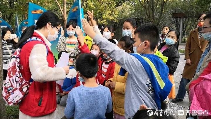 志愿者|探寻大自然的奥秘，青年志愿者带领小朋友学习动植物科普知识