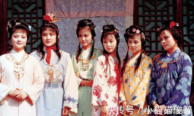 贾母#她是宝玉四大丫环之一,却莫名其妙失踪了,其实曹雪芹早有交代