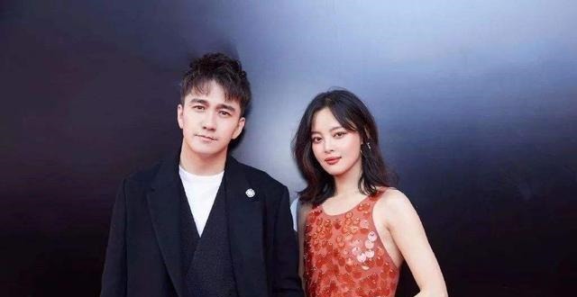 翟天临|翟天临辛芷蕾未分手与友人聚餐后同返爱巢好甜蜜,被疑同居引热议