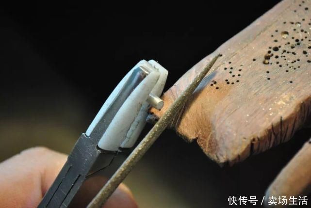 这件暗藏机关的项链，又变手链的可拆搭扣