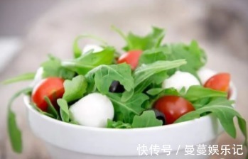 糖尿病人|鸡蛋是糖尿病“发物”？若想胰岛健康血糖稳定，3种食物趁早戒掉